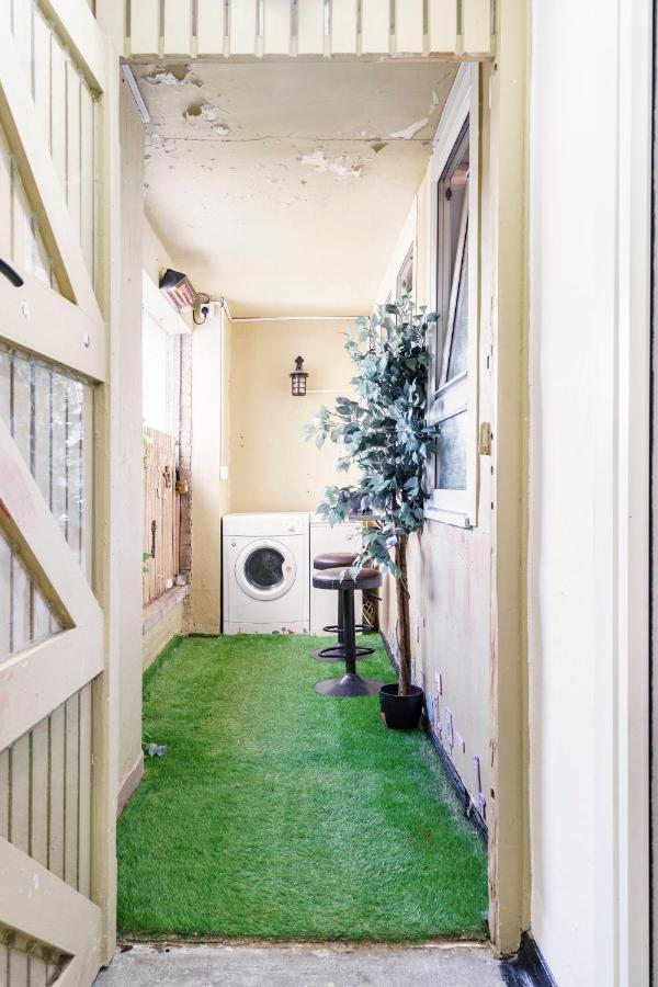 Lovely 1-Bedroom Property With Balcony In West End Glasgow Eksteriør billede
