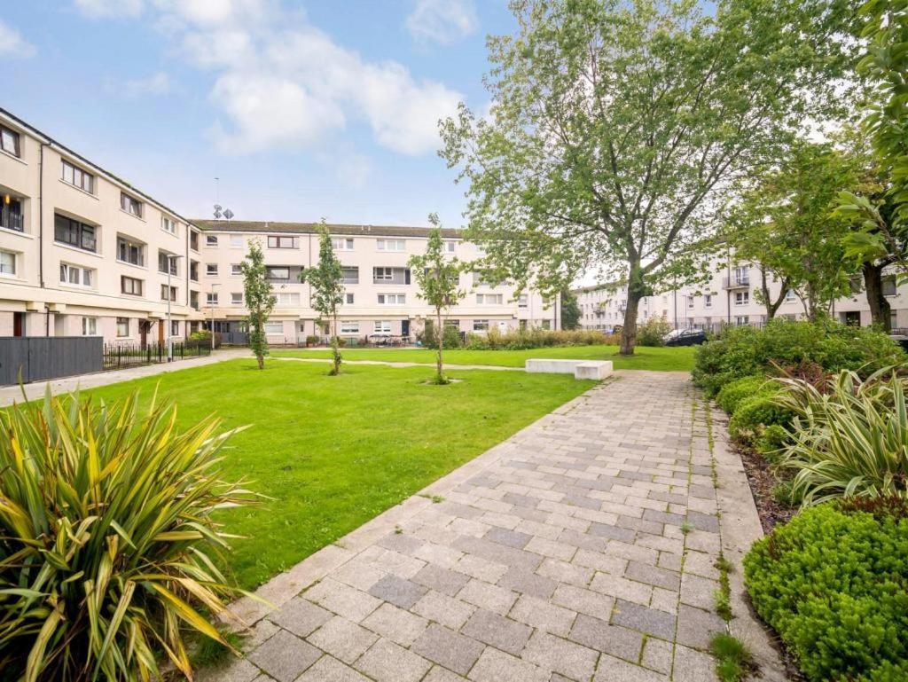 Lovely 1-Bedroom Property With Balcony In West End Glasgow Eksteriør billede